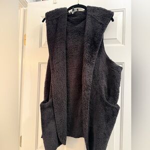 Love Tree Black Fuzzy Vest